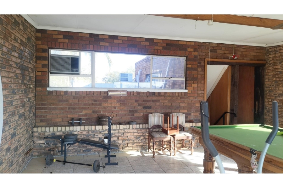 5 Bedroom Property for Sale in Elandsrand North West